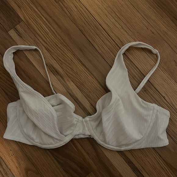 White Abercrombie and fitch bikini - textured size M - Picture 2 of 4